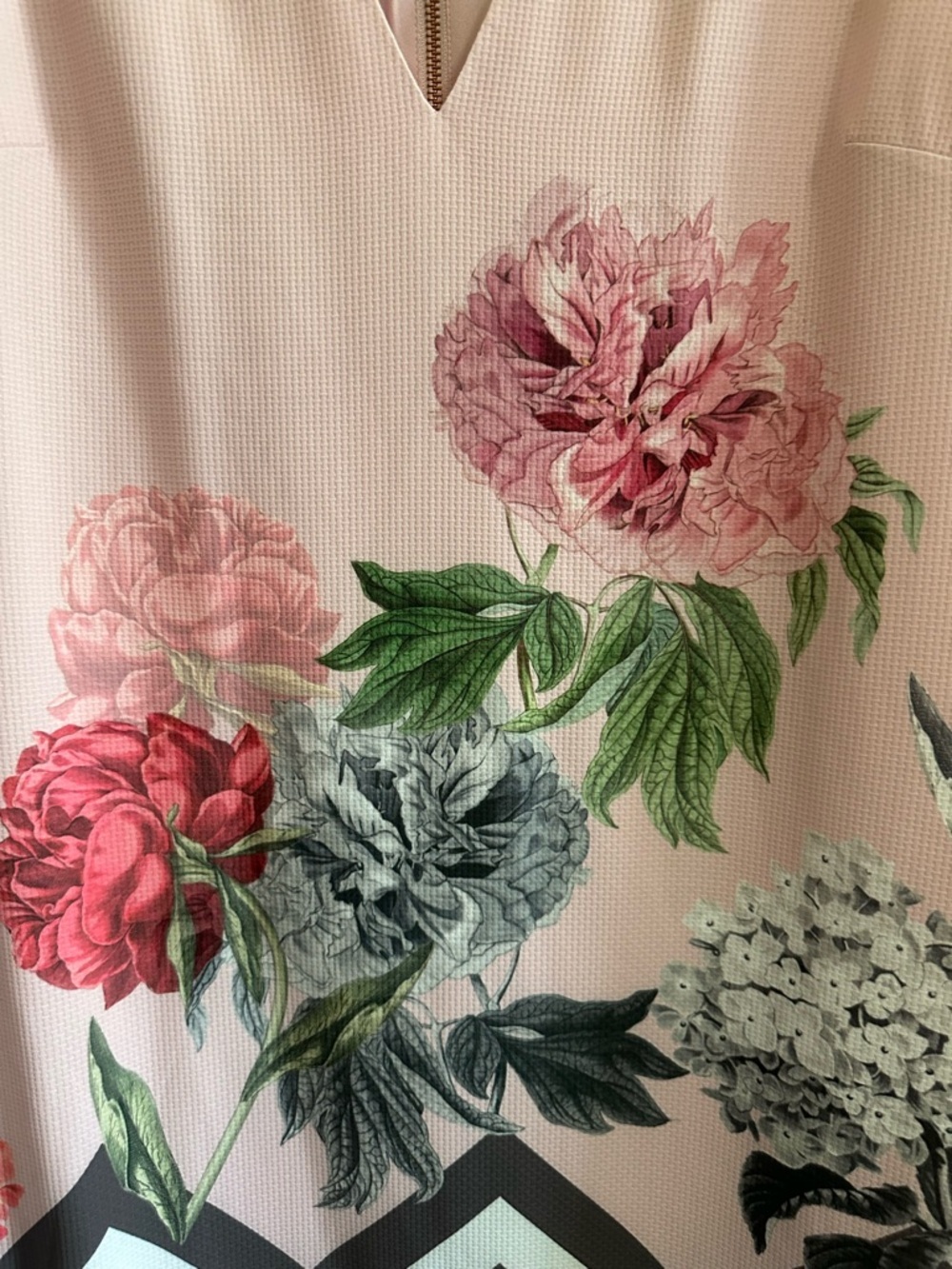 Ted Baker Haiilie Palace Gardens cold shouder pink floral dress size 5 - Picture 2 of 5